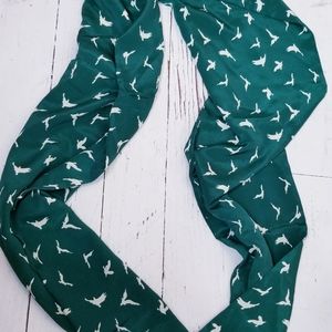 37" green infinity bird scarf